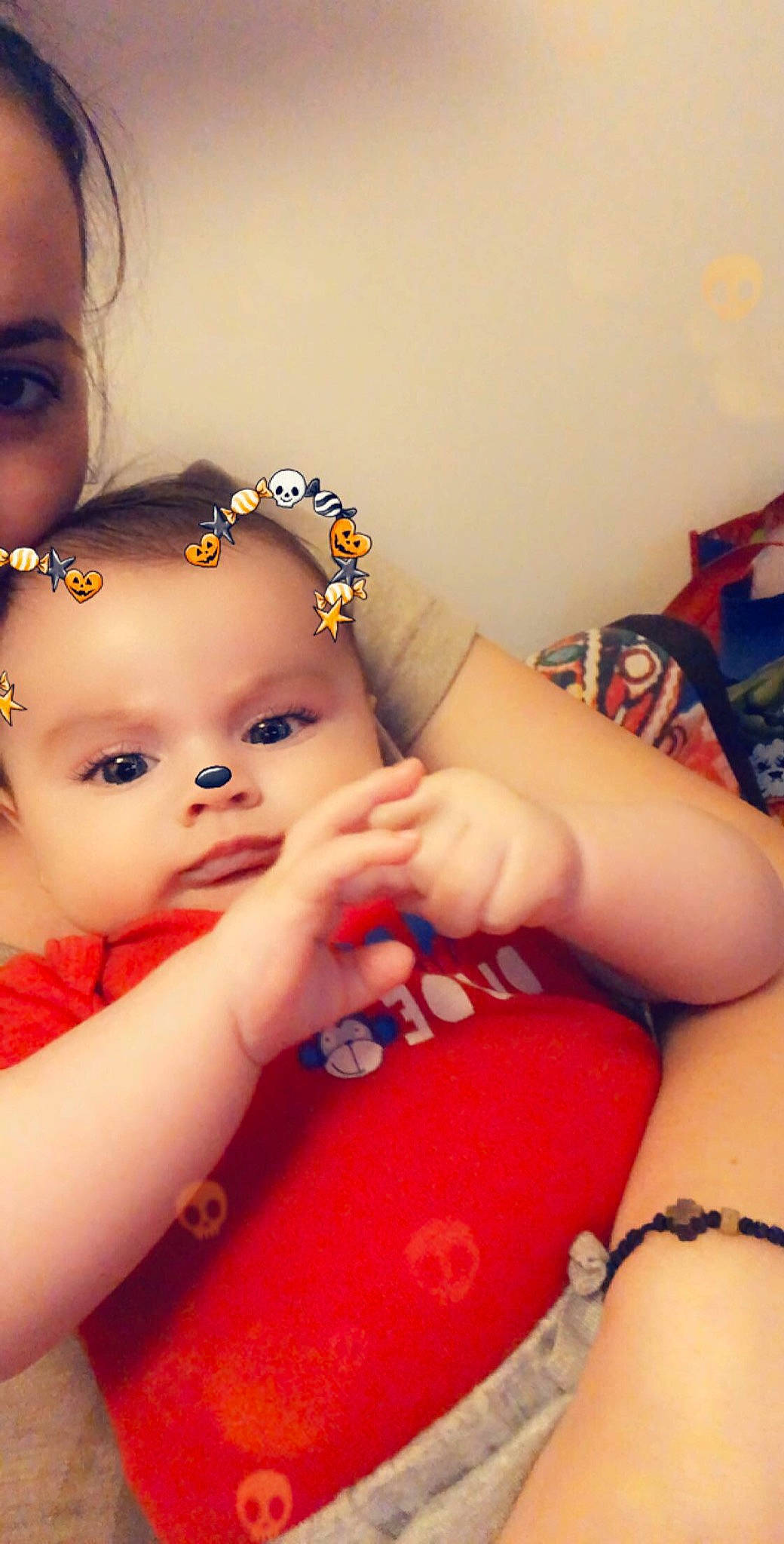 Andi is registered to the contest to win money with this photo: baby, cheek, child, ear, face, fashion_accessory, finger, hair_accessory, hand, head, headband, jewellery, lip, mouth, nail, nose, person, play, skin, thumb