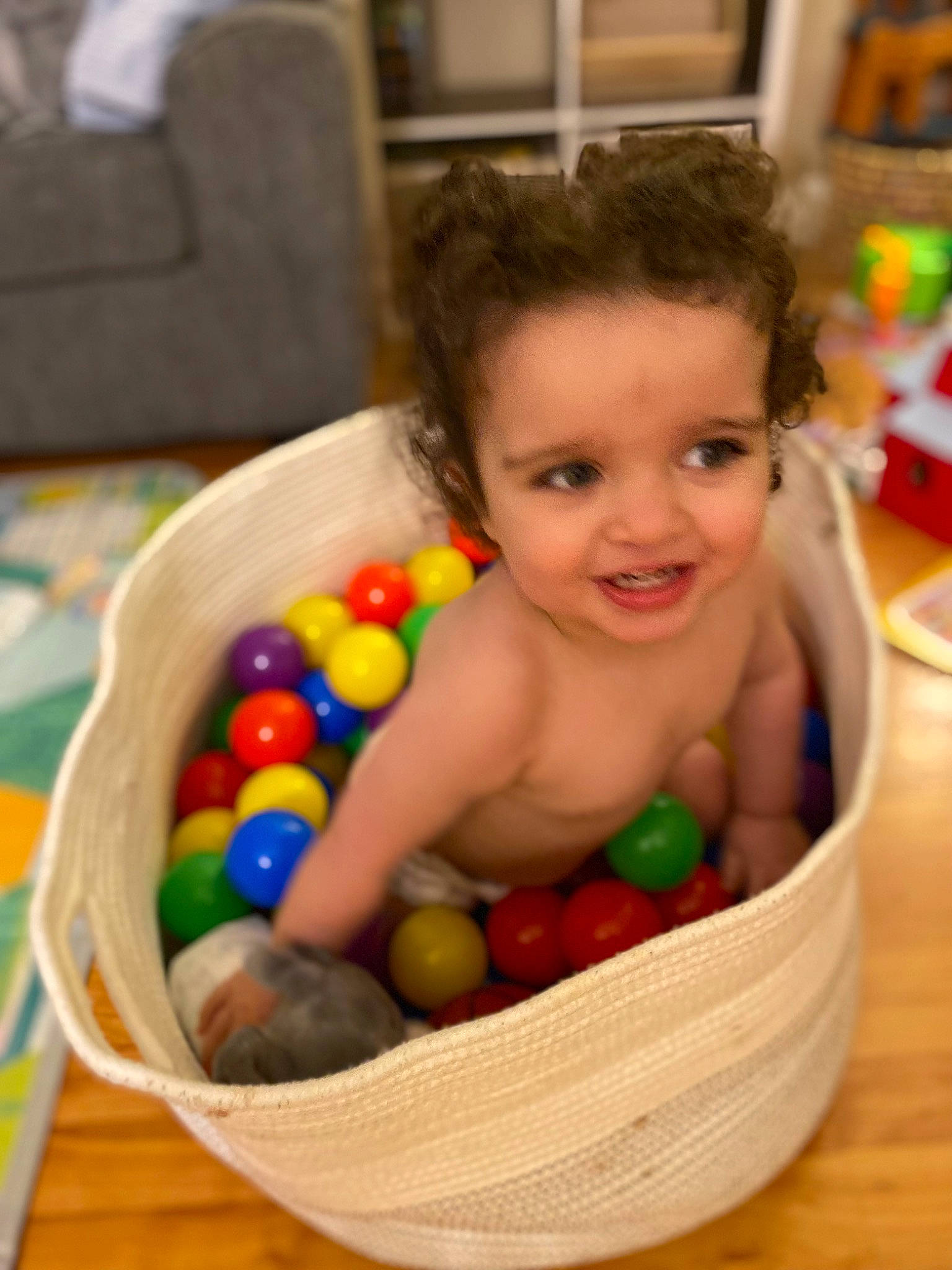 Odin is registered to the contest to win money with this photo: baby, baby_bathing, baby_products, baby_toys, basket, bathing, bathtub, biting, child, fun, happy, joy, leisure, person, plastic, play, recreation, room, smile, sweetness