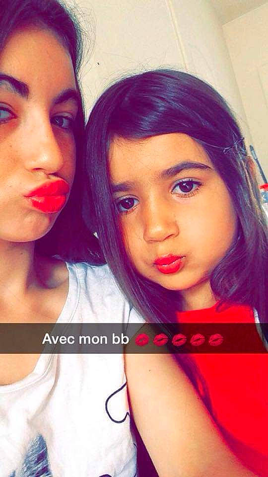 Ilyana participe au concours pour gagner de l'argent avec cette photo : beauty, black_hair, cheek, chin, cool, eyebrow, face, forehead, friendship, hair, hair_coloring, hairstyle, human, lace_wig, lip, long_hair, nose, person, photography, selfie