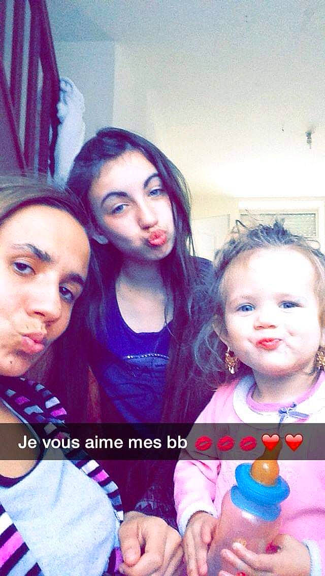 Ilyana a rejoint le concours — aidez-le/la à gagner de superbes lots ! child, cool, daughter, friendship, fun, happy, mother, nose, people, person, photo_caption, photography, product, selfie, smile, toddler