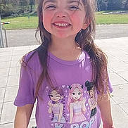 Inaya a rejoint le concours — aidez-le/la à gagner de superbes lots ! child, girl, smiling, outdoor, scooter, purple_tshirt, kpop, happy, sunlight, greenery, play, young, casual_clothing, daylight, person, portrait, fun, joy, hair, standing