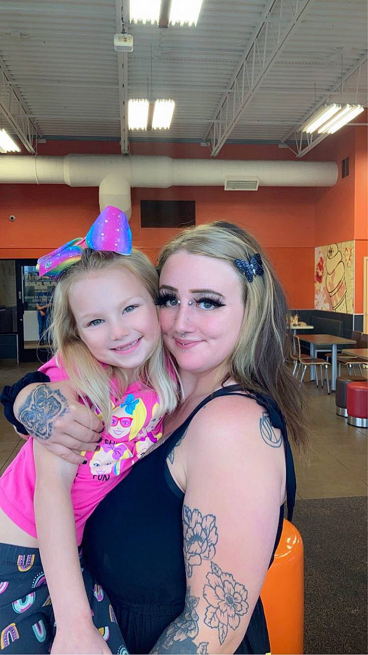 Claira is registered to the contest to win money with this photo: blond, chest, child, cool, costume, electric_blue, event, fashion_accessory, friendship, fun, happy, interaction, jewellery, joy, leisure, magenta, necklace, person, shoulder, skin