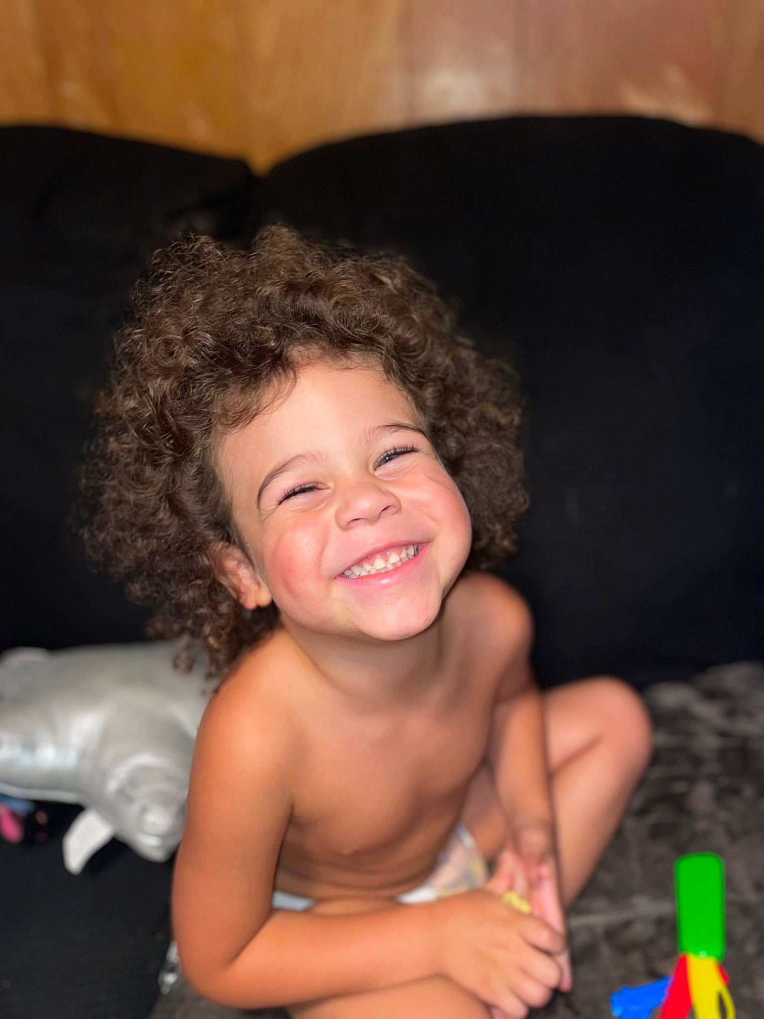 Christian is registered to the contest to win money with this photo: cheek, chest, child, chin, eye, eyebrow, finger, flash_photography, fun, hair, happy, iris, joy, lip, mouth, neck, nose, person, skin, smile