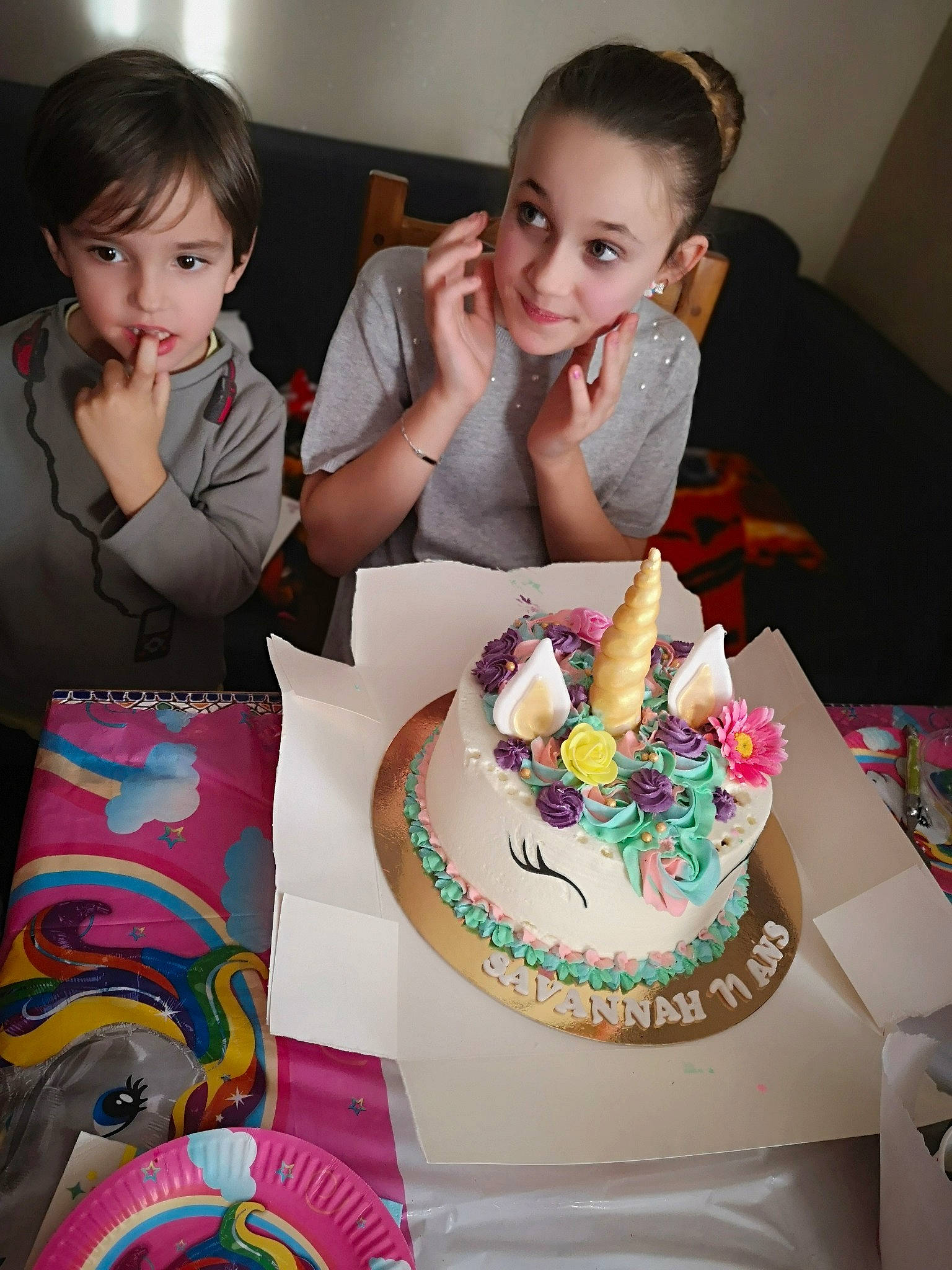 Savannah a rejoint le concours — aidez-le/la à gagner de superbes lots ! baked_goods, baking, birthday, birthday_cake, buttercream, cake, cake_decorating, child, cream, dessert, fondant, food, frozen_dessert, icing, party, pasteles, person, sugar_paste, sweetness, toddler