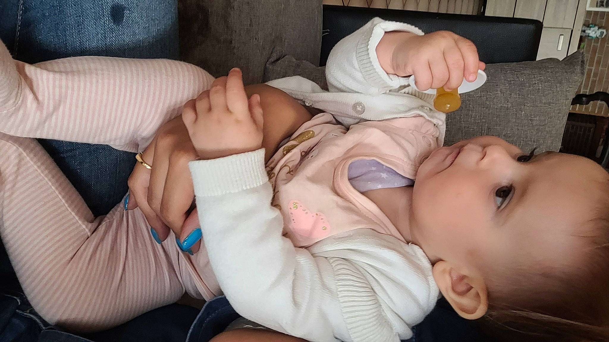 Anastasia a rejoint le concours — aidez-le/la à gagner de superbes lots ! baby, baby_products, baby_toddler_clothing, cheek, child, comfort, eyelash, finger, hand, human_body, human_leg, joint, mammal, mouth, muscle, nail, person, skin, thigh, thumb