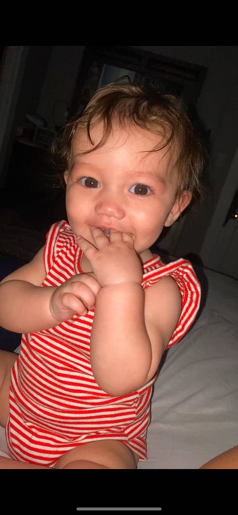 Arianelys is registered to the contest to win money with this photo: arm, baby, baby_toddler_clothing, cheek, elbow, eye, eyelash, face, finger, flash_photography, gesture, iris, lip, mouth, nail, neck, nose, person, skin, sleeve