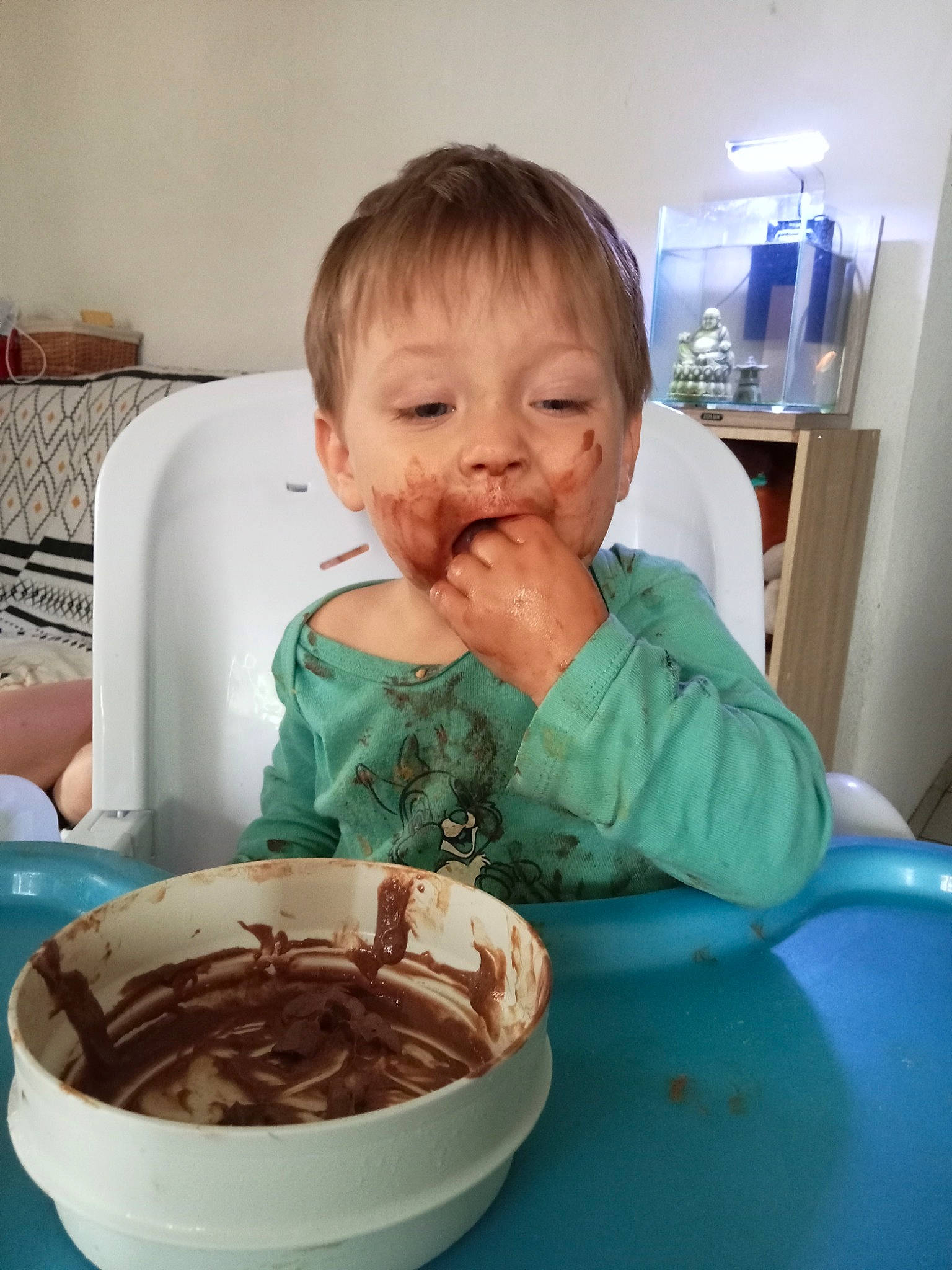Thélio a rejoint le concours — aidez-le/la à gagner de superbes lots ! baby, baby_toddler_clothing, chocolate, comfort_food, cream, cuisine, dessert, dish, food, food_craving, frozen_dessert, ice_cream, ingredient, meal, person, plate, spoon, sweetness, table, tableware