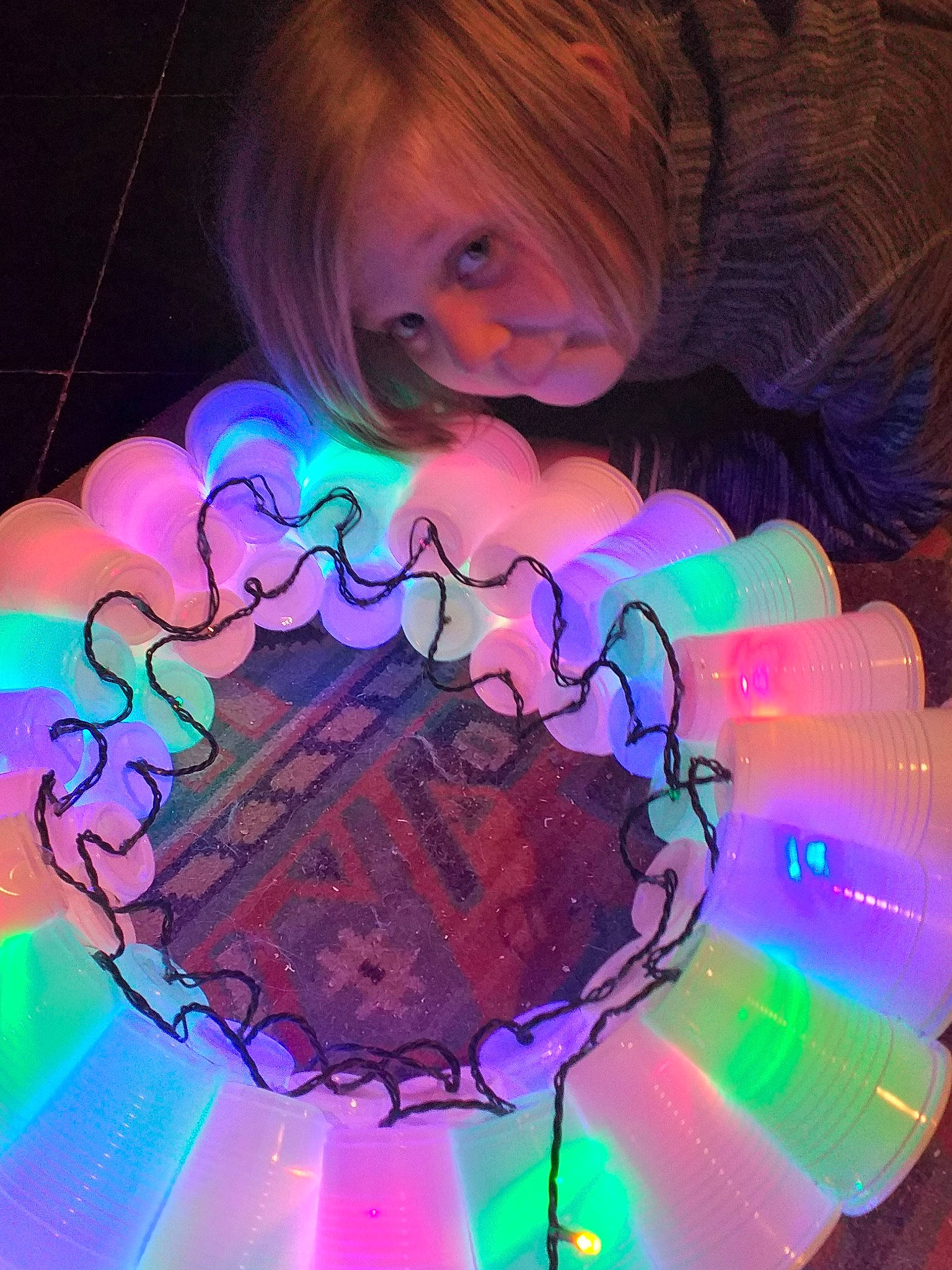 Zoé participe au concours pour gagner de l'argent avec cette photo : art, circle, design, electric_blue, event, gas, glass, graphics, human_body, illustration, insect, light, magenta, organism, person, pink, purple, smile, toddler, violet