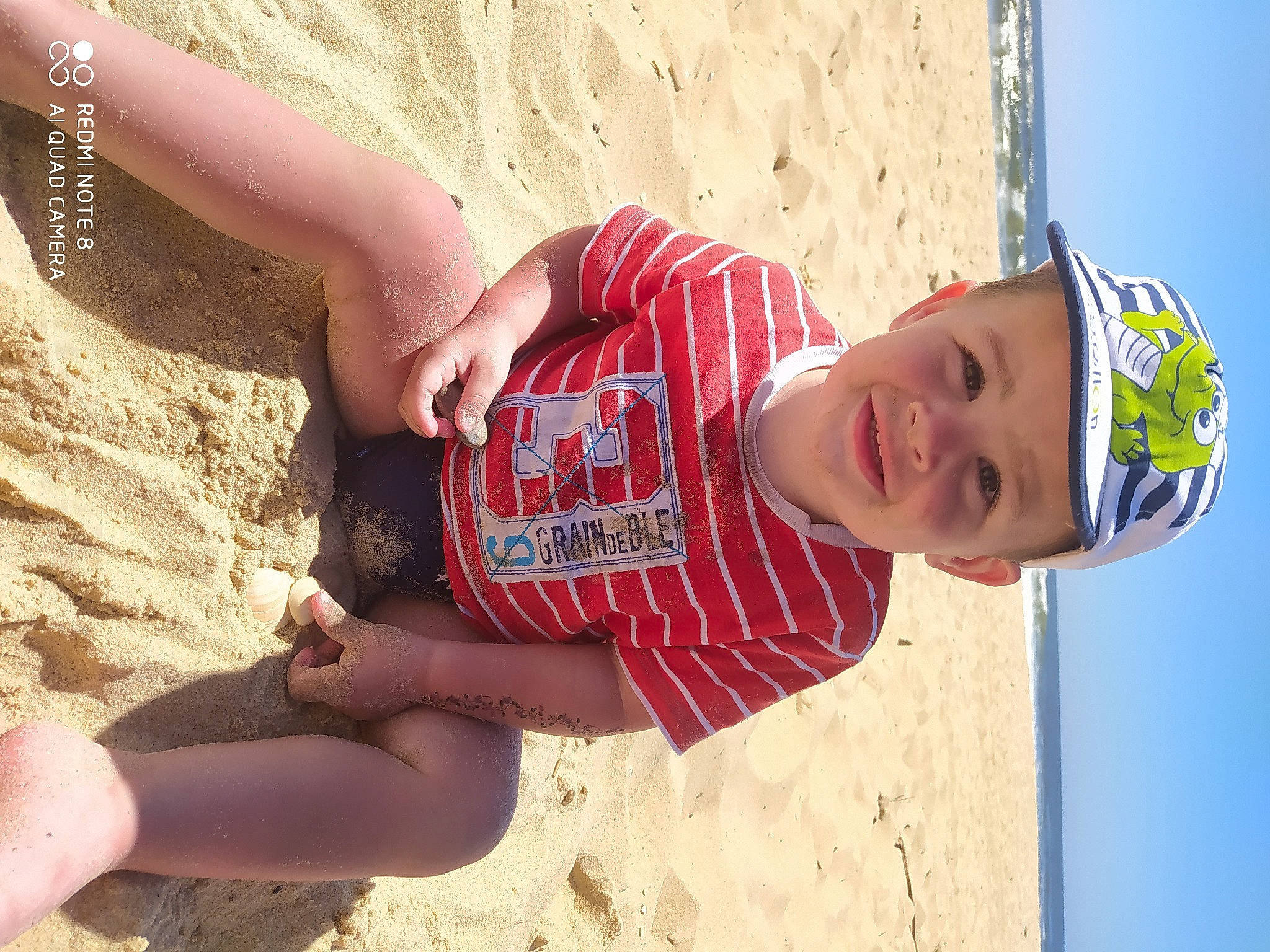 Jason participe au concours pour gagner de l'argent avec cette photo : headwear, joy, person