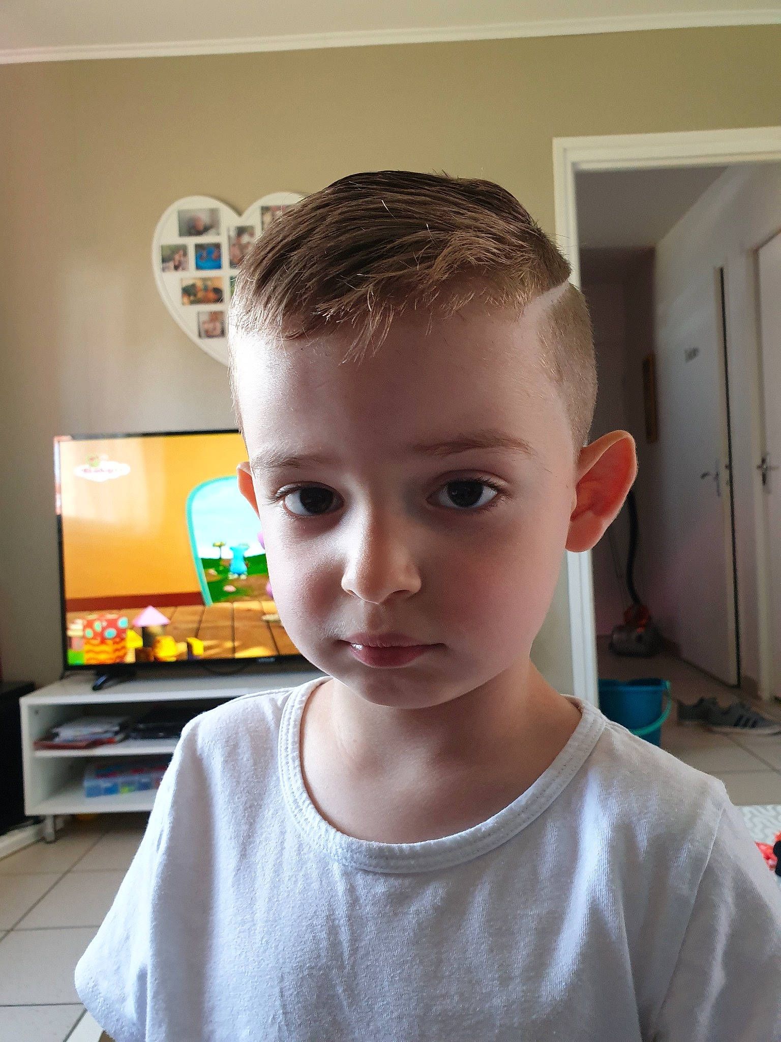 Nollan a rejoint le concours — aidez-le/la à gagner de superbes lots ! buzz_cut, cheek, child, chin, ear, eye, eyebrow, eyelash, face, forehead, hair, hairstyle, head, jaw, lip, male, neck, nose, person, smile