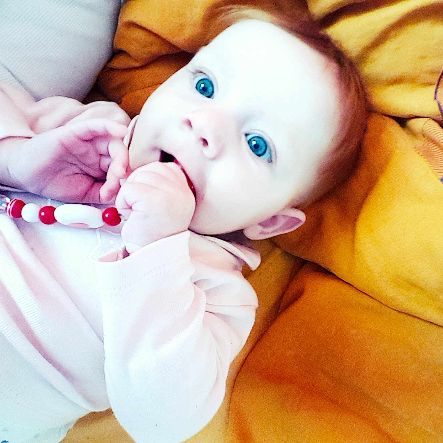 Habygaël a rejoint le concours — aidez-le/la à gagner de superbes lots ! bedtime, cheek, child, doll, ear, eye, face, finger, girl, hand, head, infant, lip, mouth, nose, person, product, skin, stuffed_toy, toddler