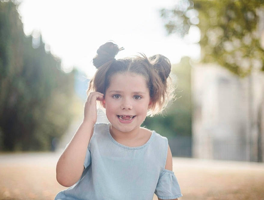 Léna a rejoint le concours — aidez-le/la à gagner de superbes lots ! beauty, cheek, child, eye, face, facial_expression, fun, hairstyle, happy, head, joy, people, person, photograph, photography, shoulder, skin, smile, snapshot, summer