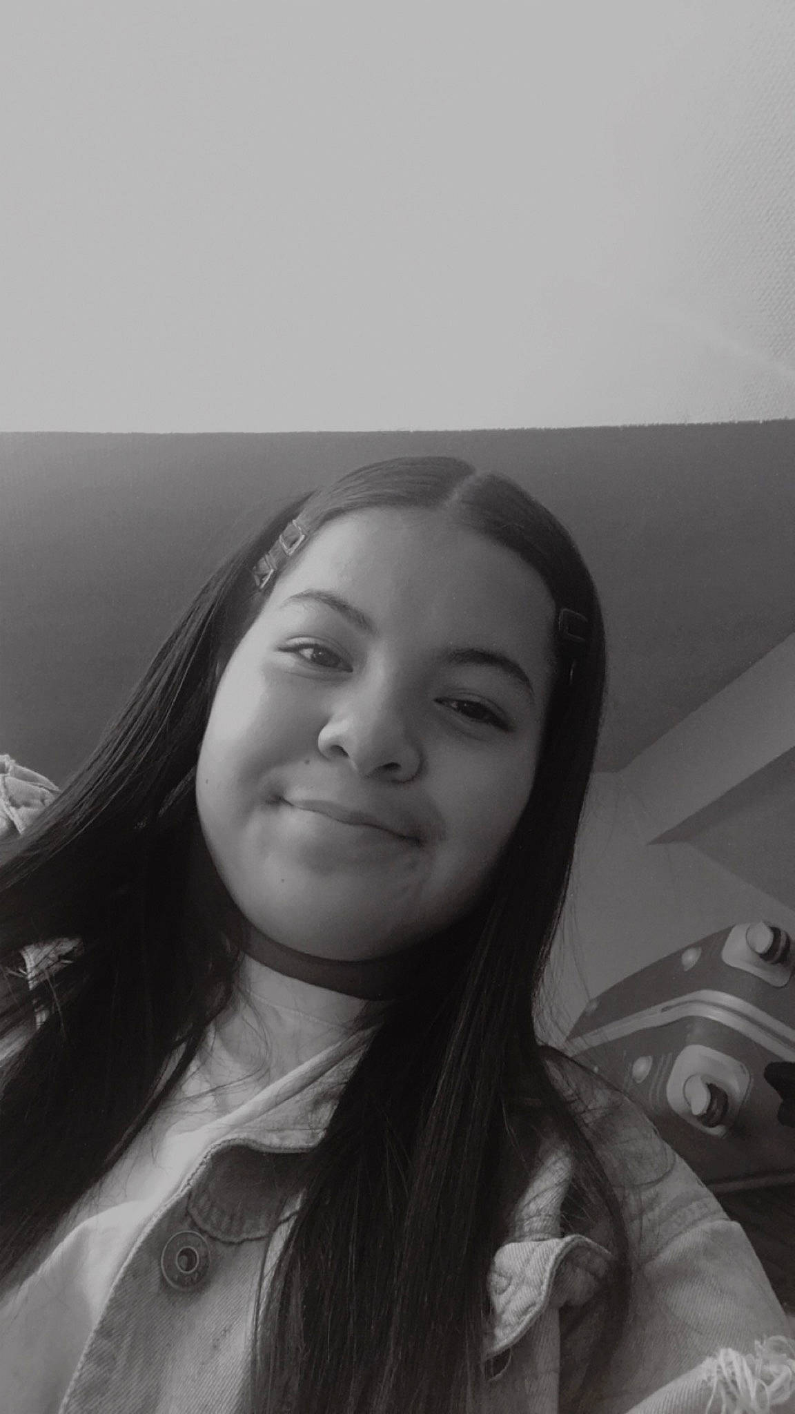 Erika participe au concours pour gagner de l'argent avec cette photo : beauty, black, black_and_white, chin, eye, eyebrow, face, facial_expression, hair, hairstyle, head, joy, lip, monochrome, nose, person, photograph, selfie, skin, smile