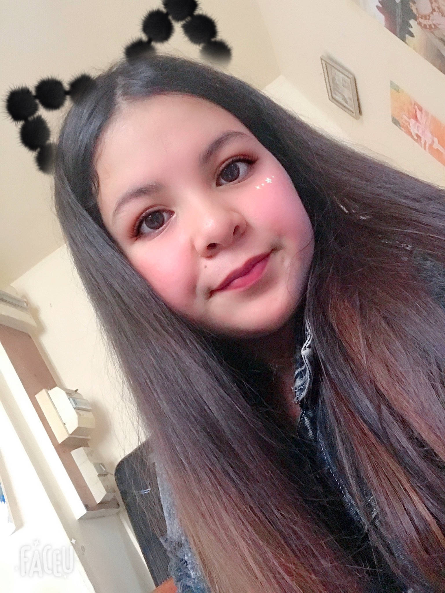 Erika a rejoint le concours — aidez-le/la à gagner de superbes lots ! beauty, black_hair, brown_hair, eyebrow, eyelash, face, fashion_accessory, feathered_hair, forehead, hair, hair_coloring, hairstyle, head, headgear, joy, lip, long_hair, nose, person, photography