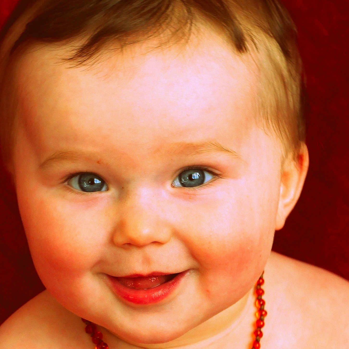 Lucille a rejoint le concours — aidez-le/la à gagner de superbes lots ! baby, beauty, cheek, child, chin, close_up, eye, eyebrow, face, facial_expression, forehead, hair, head, iris, joy, lip, mouth, nose, person, skin