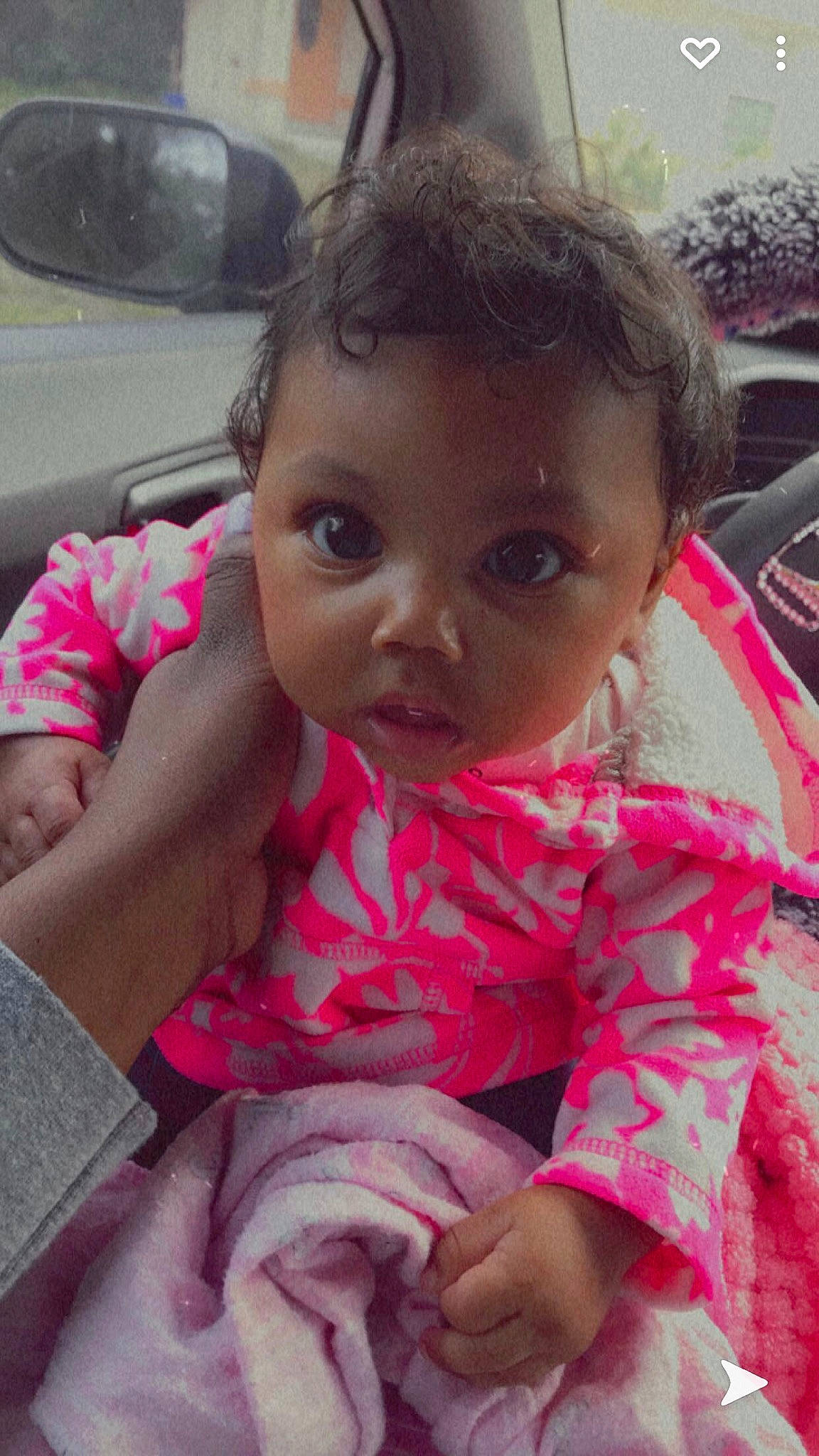 Amour is registered to the contest to win money with this photo: baby, baby_toddler_clothing, cheek, chin, dress, eyebrow, facial_expression, fun, hairstyle, happy, iris, lip, mammal, mouth, nose, person, pink, skin, smile, toddler