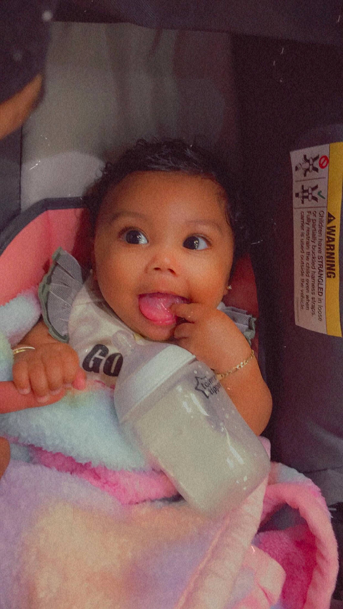 Amour is registered to the contest to win money with this photo: baby, baby_toddler_clothing, cheek, chin, eye, eyebrow, eyelash, gesture, hairstyle, happy, head, human_body, iris, lip, mouth, neck, nose, person, pink, skin