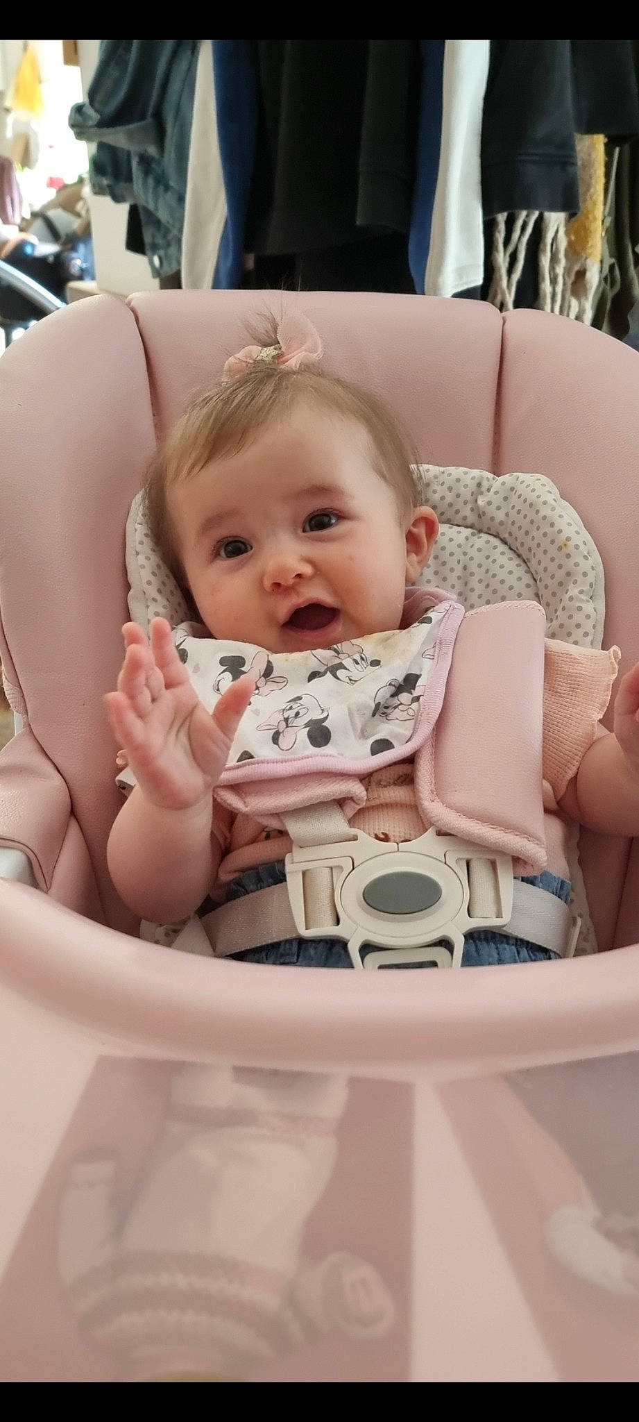 Eléonore participe au concours pour gagner de l'argent avec cette photo : baby, baby_toddler_clothing, chair, cheek, child, comfort, dishware, eyebrow, eyelash, finger, hairstyle, happy, iris, mouth, person, photograph, product, sitting, skin, smile