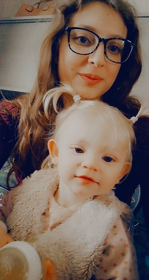 Kyliana a rejoint le concours — aidez-le/la à gagner de superbes lots ! cheek, chin, eye, eyebrow, eyelash, face, fashion, forehead, gesture, glasses, hair, happy, head, lip, mouth, nose, organ, person, skin, smile