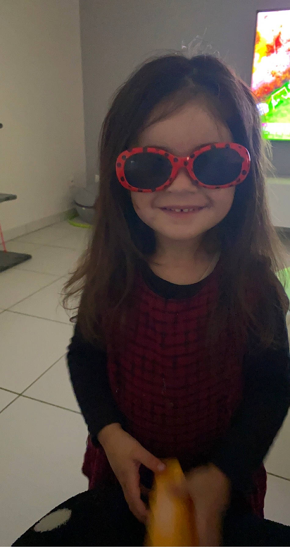 Maëlys a rejoint le concours — aidez-le/la à gagner de superbes lots ! cool, eye_glass_accessory, eyewear, face, facial_expression, glasses, goggles, hair, hairstyle, happy, head, joy, lip, lipstick, mouth, neck, person, skin, sleeve, smile