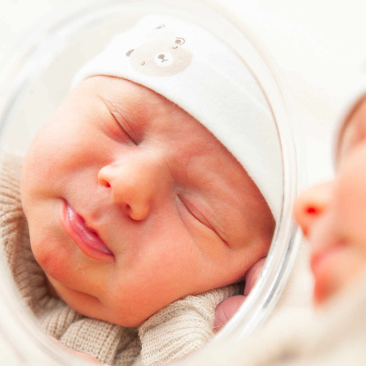 Aleks participe au concours pour gagner de l'argent avec cette photo : adorable, baby, child, closeup, cozy, cute, face, hat, infant, knitwear, mirror, newborn, peaceful, portrait, reflection, resting, sleeping, soft, tiny, warm