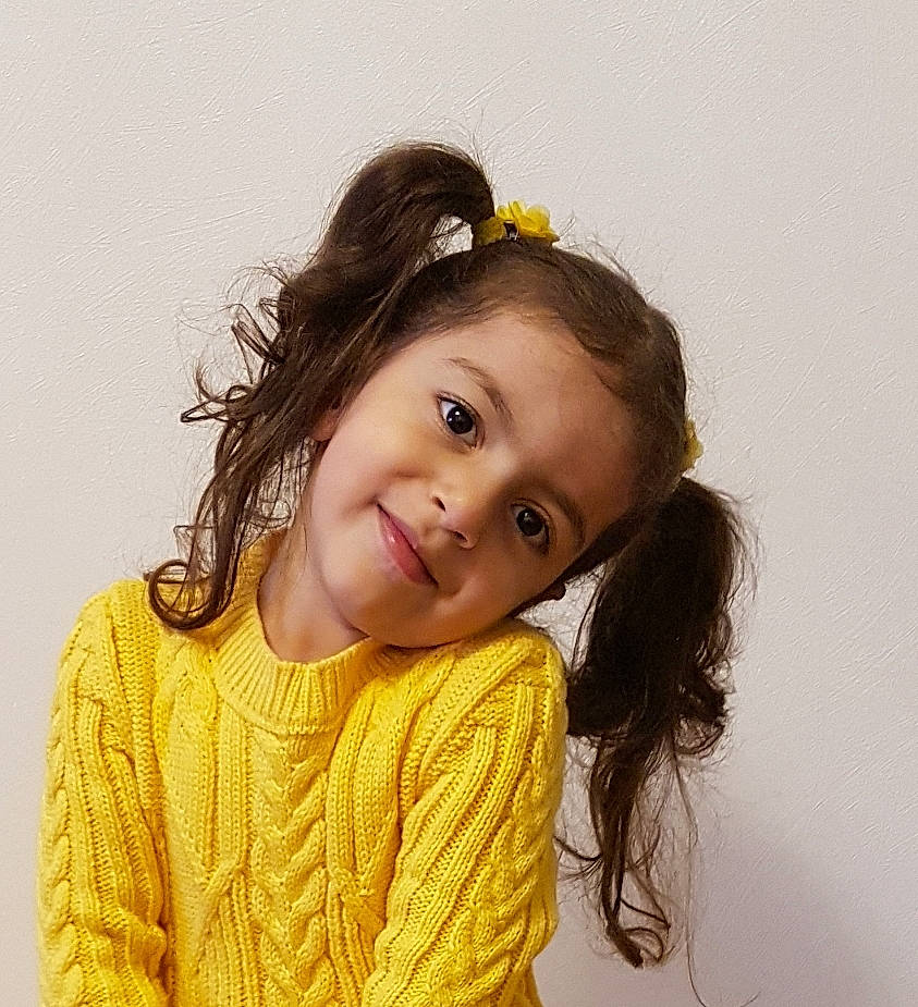 Alexandra a rejoint le concours — aidez-le/la à gagner de superbes lots ! beauty, cheek, child, child_model, chin, eye, face, forehead, hair, hairstyle, head, joy, lip, long_hair, neck, nose, outerwear, person, skin, smile