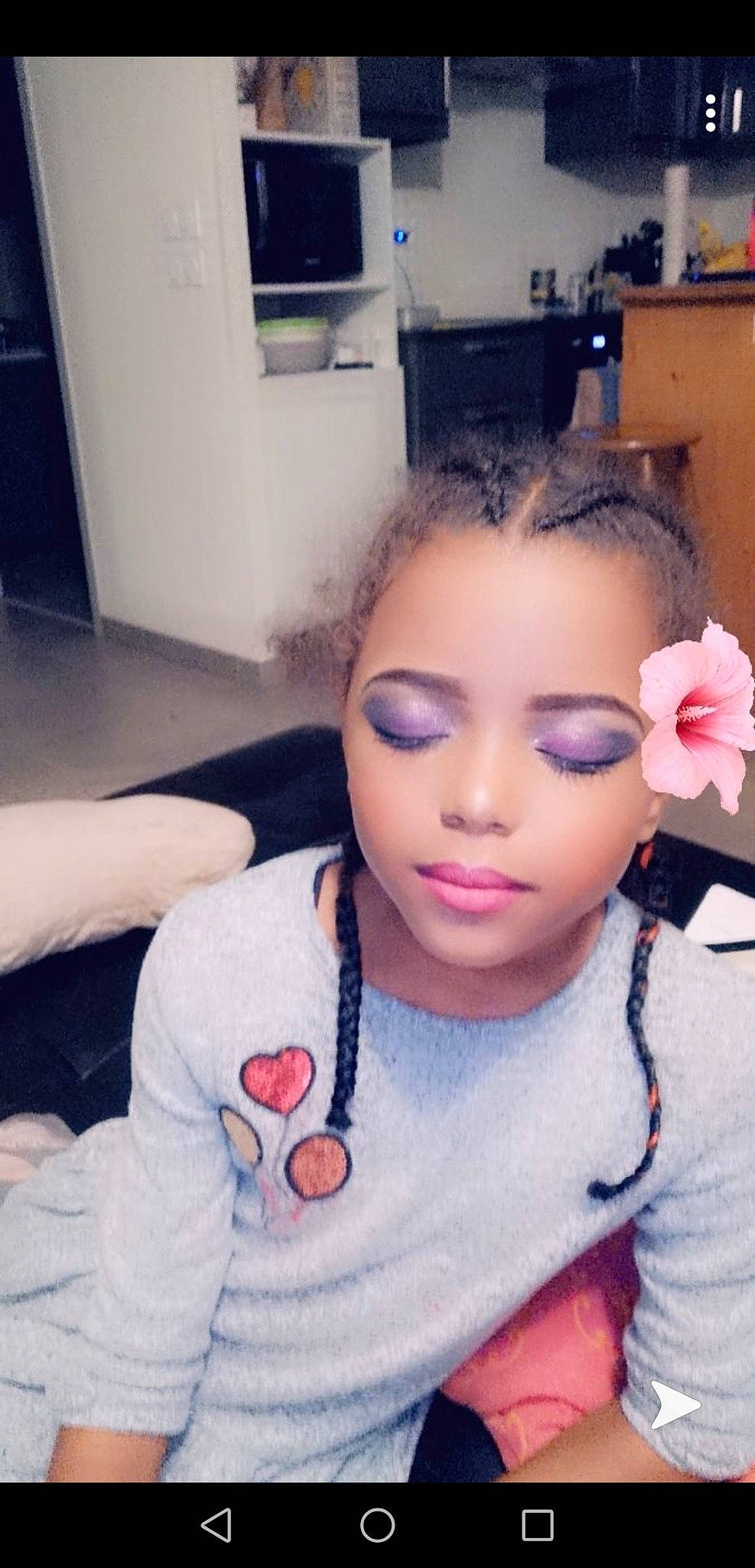 Kassy participe au concours pour gagner de l'argent avec cette photo : beauty, black_hair, cheek, ear, eye, eyebrow, eyelash, face, forehead, hair, hairstyle, head, jaw, lip, material_property, mouth, nose, person, pink, selfie