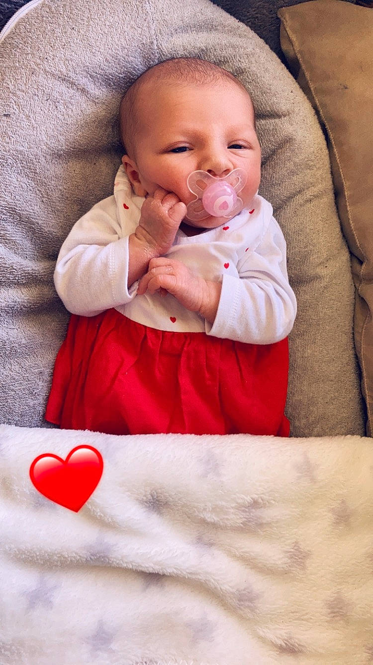 Lyanna a rejoint le concours — aidez-le/la à gagner de superbes lots ! baby, baby_sleeping, cheek, child, head, mouth, nose, person, photography, red, skin, toddler