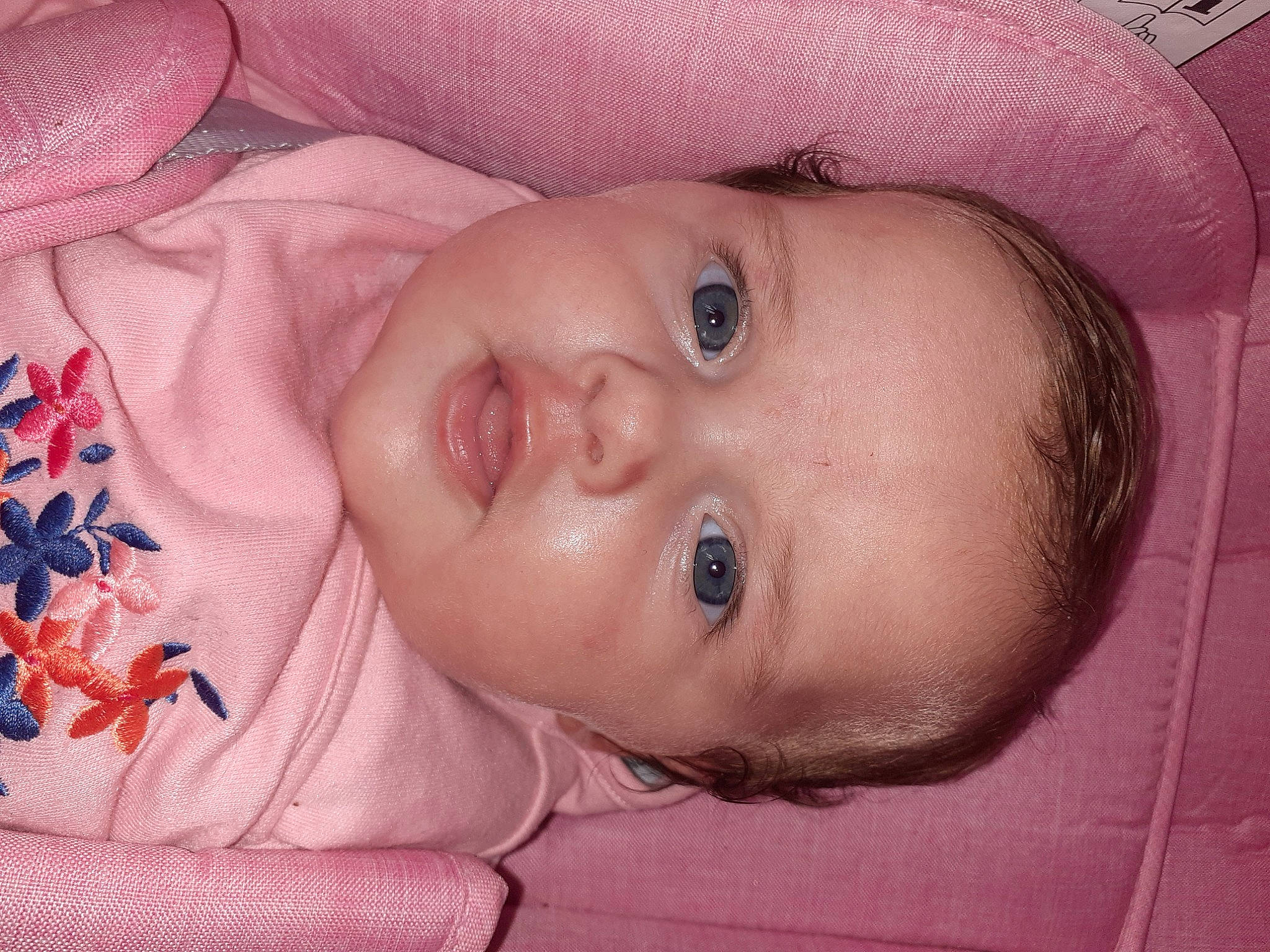 Maëline a rejoint le concours — aidez-le/la à gagner de superbes lots ! baby, cheek, chin, ear, eyebrow, eyelash, face, facial_expression, forehead, human, human_body, iris, lip, mouth, neck, nose, organ, person, skin, smile