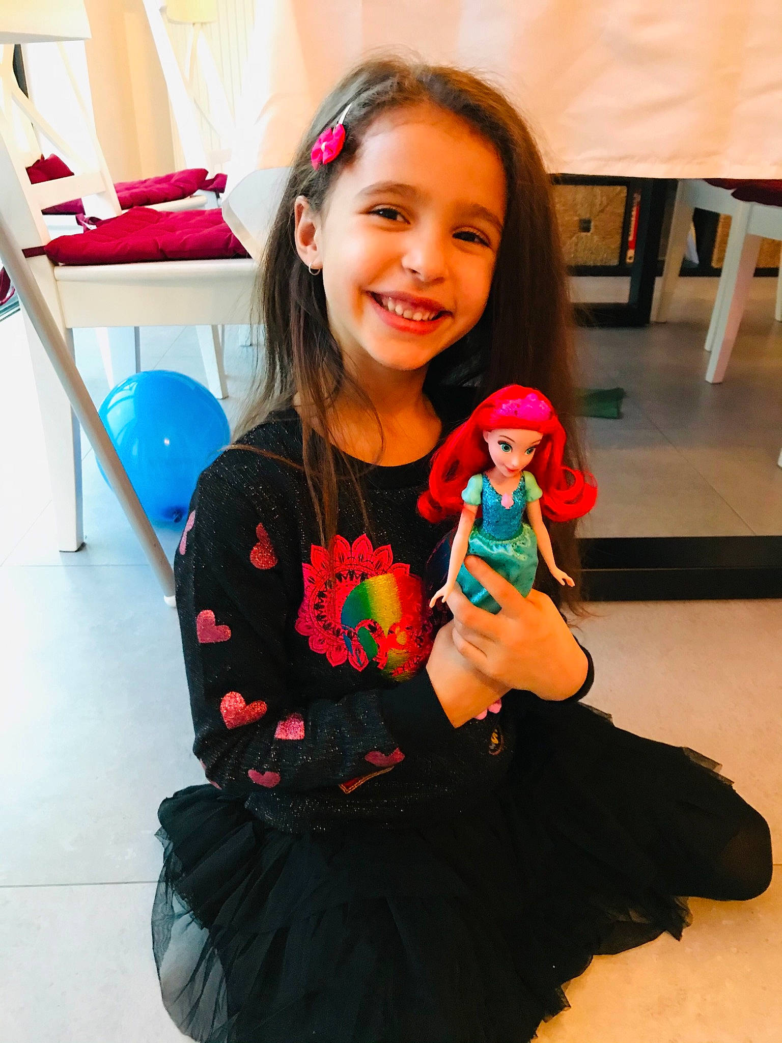 Nour a rejoint le concours — aidez-le/la à gagner de superbes lots ! child, joy, person, smile, toy