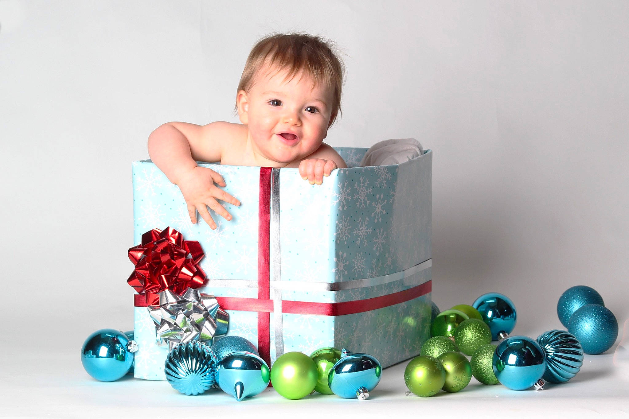 Jett is registered to the contest to win money with this photo: ball, child, person, play, toddler