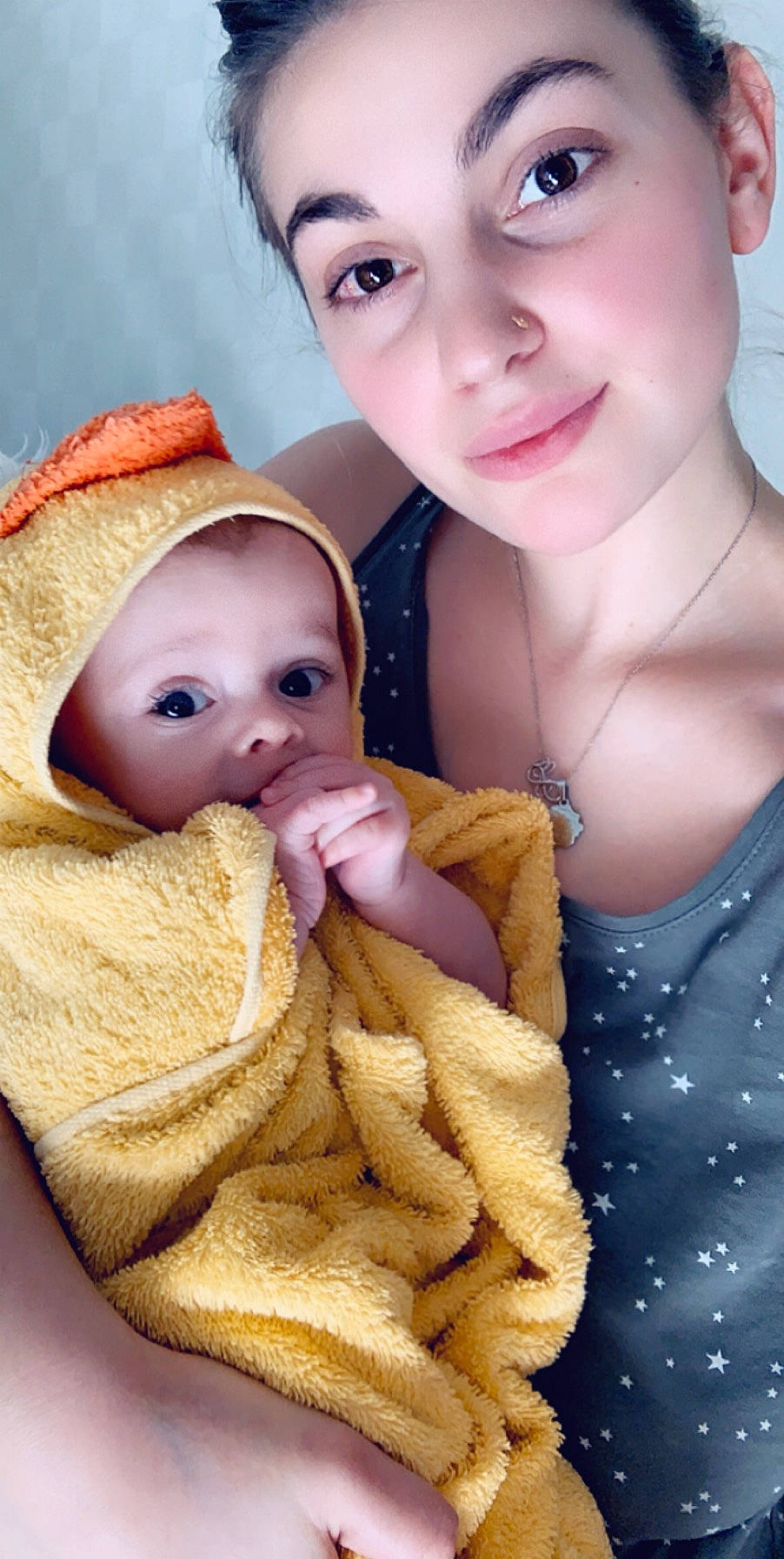 élio a rejoint le concours — aidez-le/la à gagner de superbes lots ! baby, cheek, child, face, fur, nose, person, skin, smile, toddler, yellow