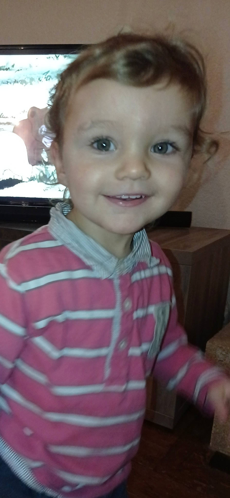 Augustin a rejoint le concours — aidez-le/la à gagner de superbes lots ! brown_hair, cheek, child, chin, eye, eyebrow, face, facial_expression, forehead, hair, hairstyle, head, joy, lip, mouth, nose, person, pink, skin, smile