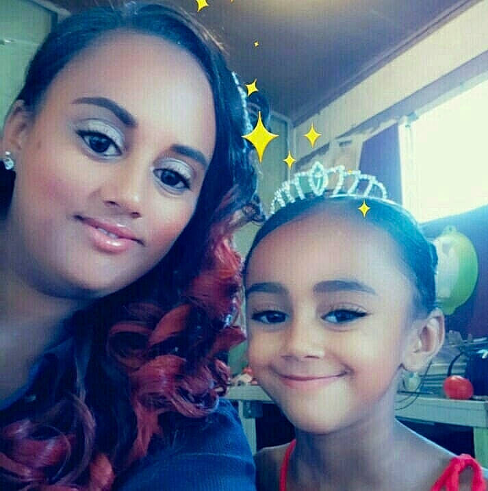 Ketty participe au concours pour gagner de l'argent avec cette photo : beauty, child, cool, daughter, eyebrow, face, forehead, fun, girl, hair_coloring, hairstyle, happiness, head, joy, lip, nose, person, product, selfie, smile