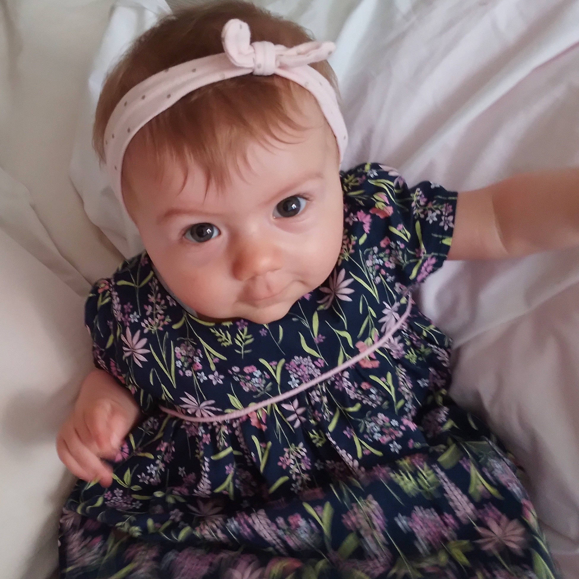 Janèle participe au concours pour gagner de l'argent avec cette photo : baby_toddler_clothing, cheek, child, chin, collar, comfort, eye, eyebrow, eyelash, face, facial_expression, hair, head, iris, lip, neck, pattern, person, skin, sleeve