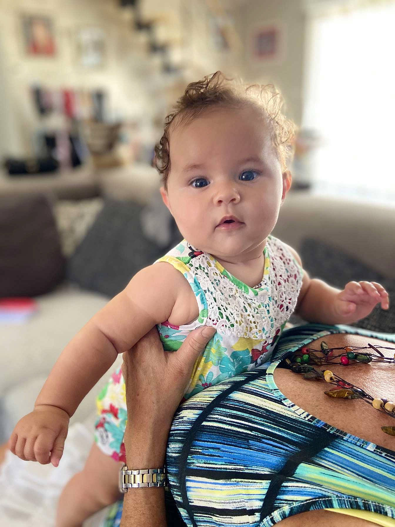 Gianna participe au concours pour gagner de l'argent avec cette photo : baby, baby_products, beauty, cheek, child, face, hand, head, leg, person, photography, play, product, sitting, skin, smile, toddler