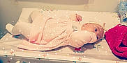 Lola participe au concours pour gagner de l'argent avec cette photo : bathtub, bed, cake_decorating, child, girl, infant, pink, product, room, skin, sweetness, textile, toddler, toy