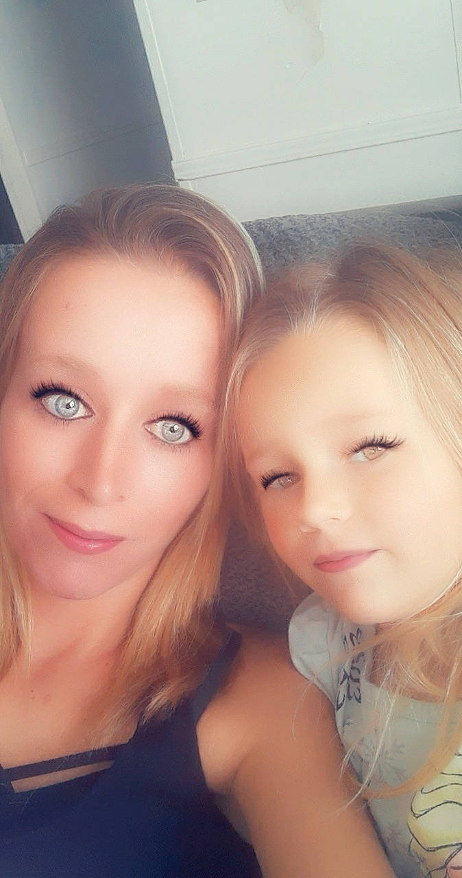 Braelyn is registered to the contest to win money with this photo: black_hair, cheek, cool, eye_liner, eyebrow, eyelash, forehead, gesture, happy, iris, jaw, layered_hair, lip, makeover, mouth, nose, person, selfie, skin, smile