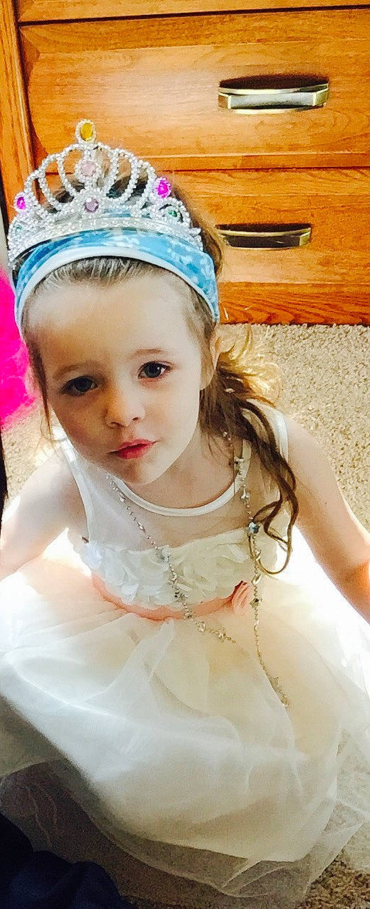 Mackenna is registered to the contest to win money with this photo: