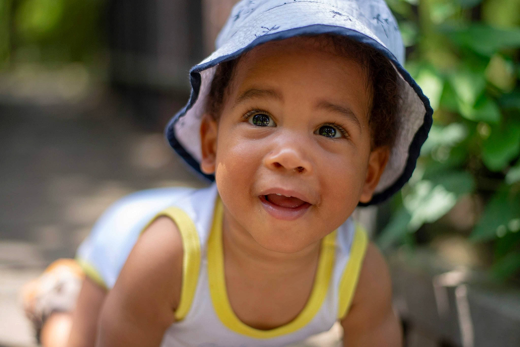 Alex a rejoint le concours — aidez-le/la à gagner de superbes lots ! cheek, child, face, facial_expression, fun, happy, headgear, person, photography, skin, smile, summer, toddler, vacation