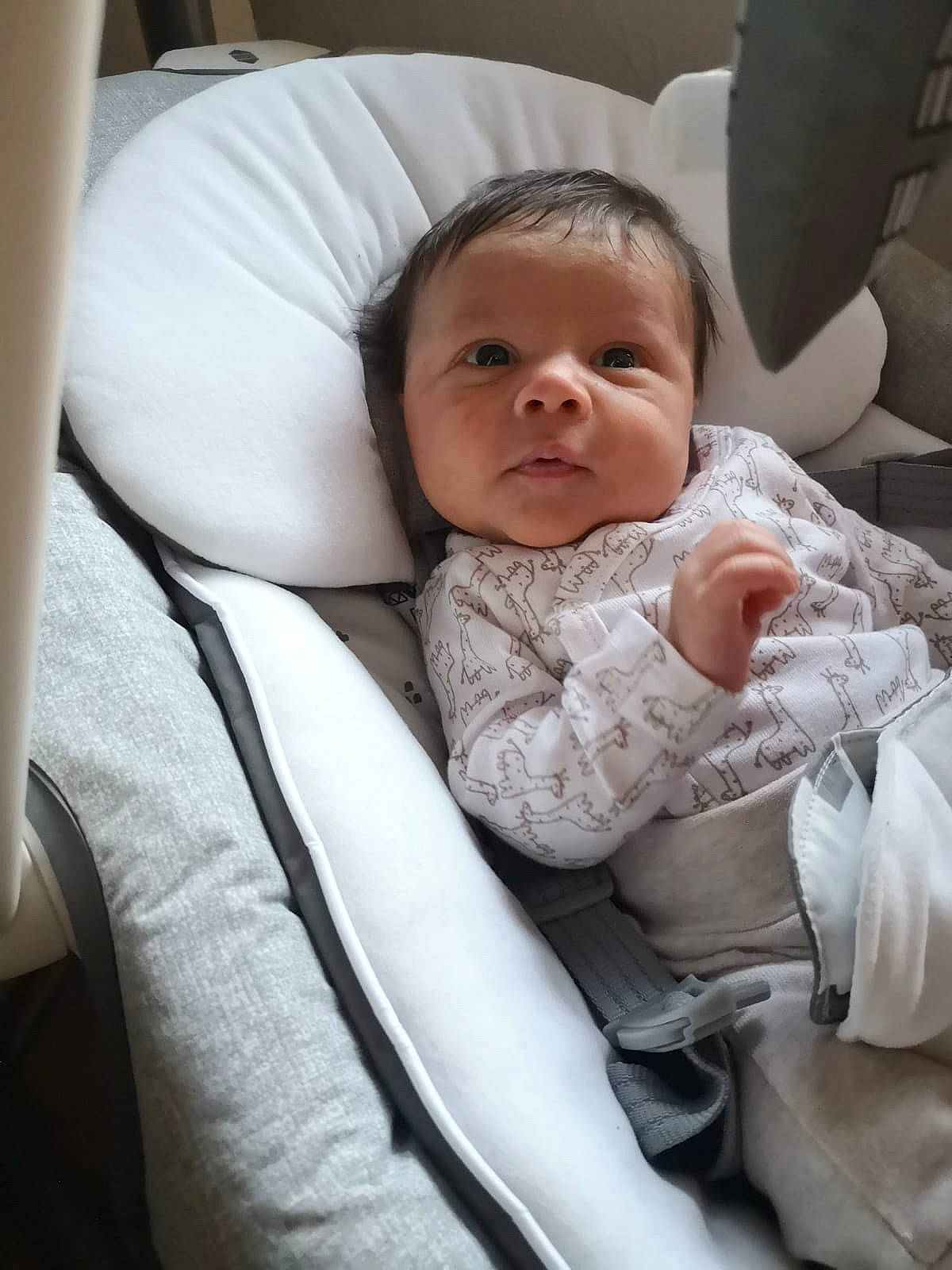 Paul a rejoint le concours — aidez-le/la à gagner de superbes lots ! baby, baby_products, baby_safety, baby_toddler_clothing, cheek, child, comfort, linens, person, product, toddler