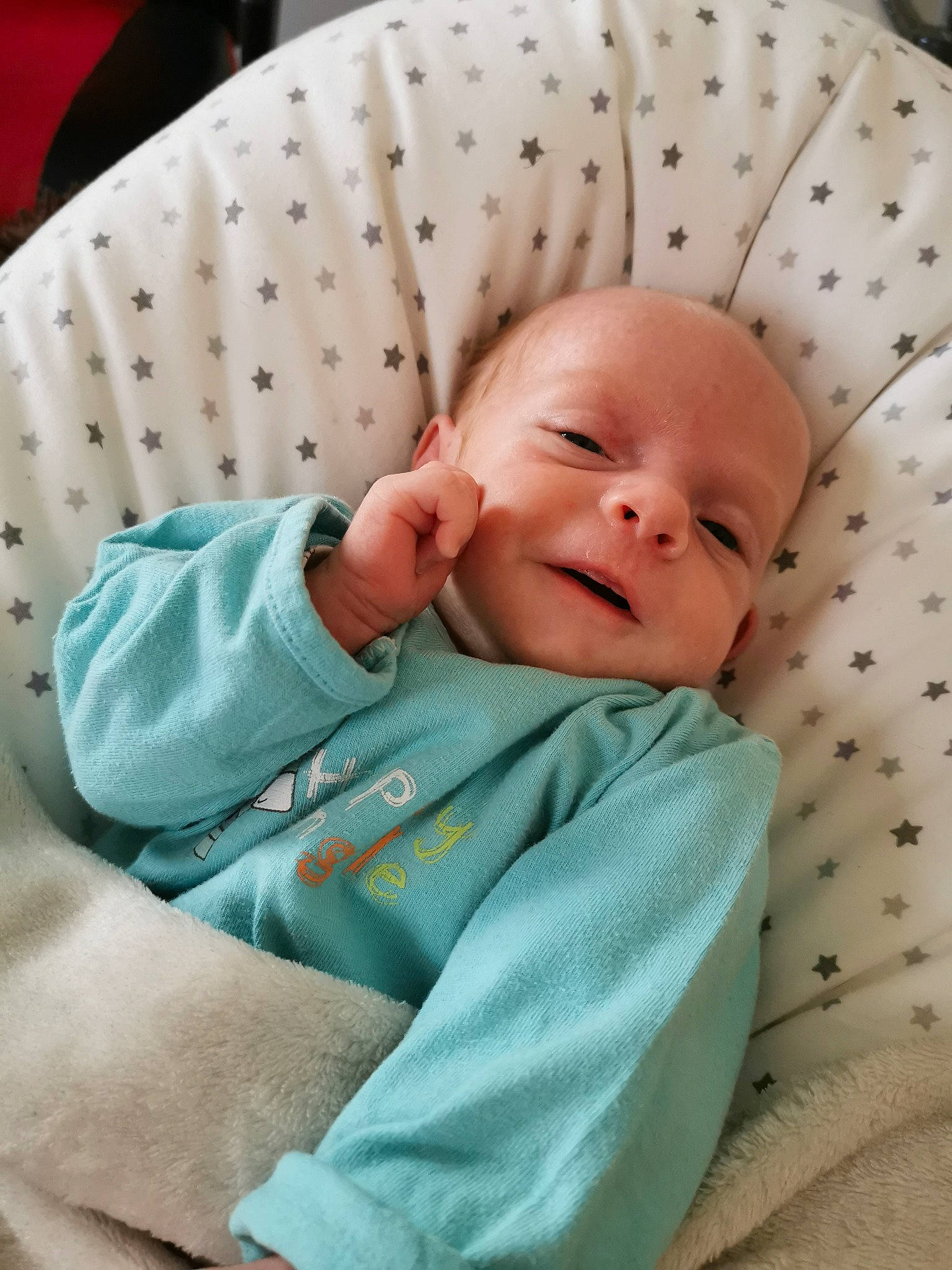 Matys a rejoint le concours — aidez-le/la à gagner de superbes lots ! baby, baby_products, baby_sleeping, bedtime, blanket, cheek, child, comfort, nap, nose, person, skin, sleep, toddler