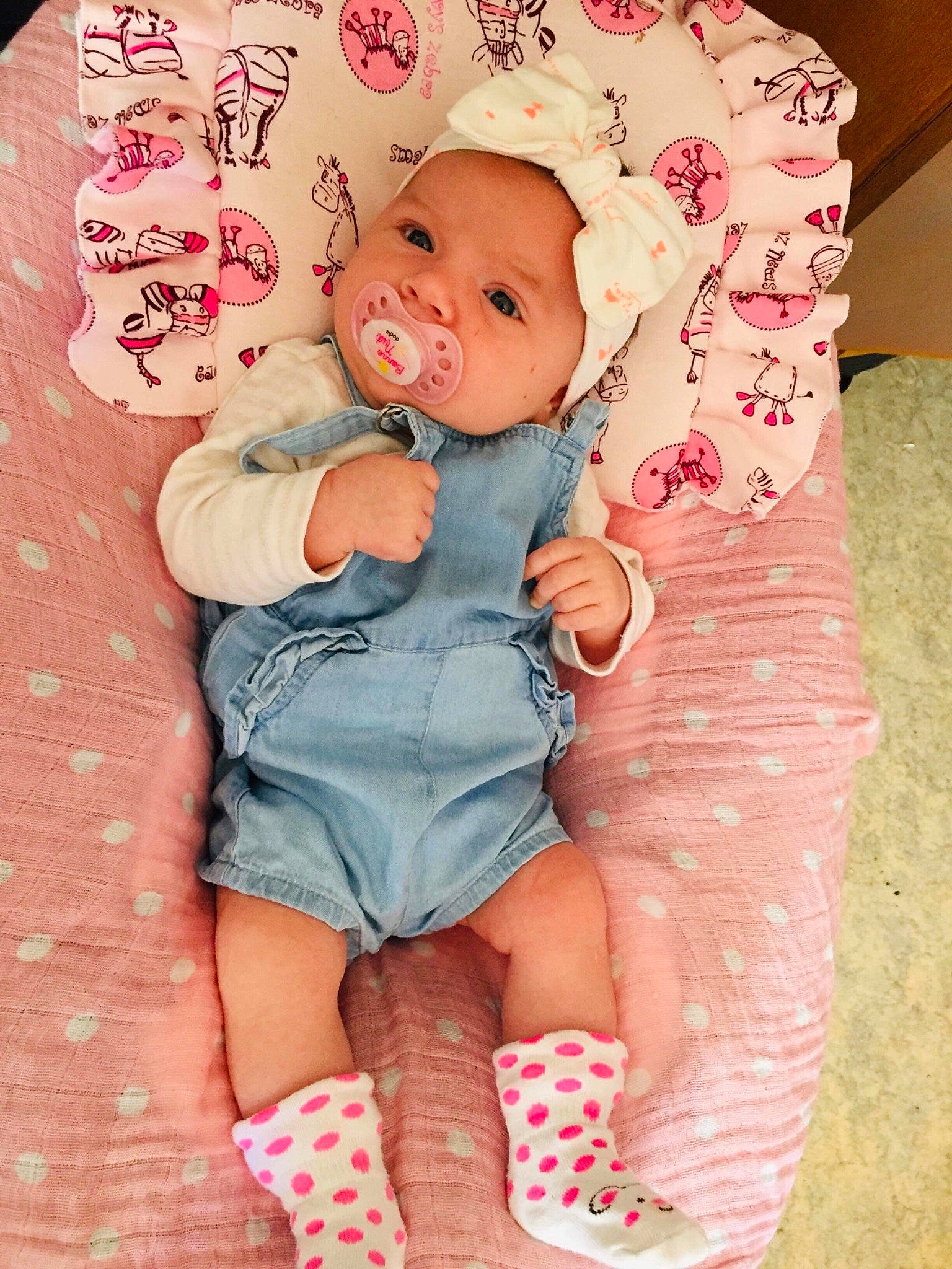 Anais participe au concours pour gagner de l'argent avec cette photo : baby, baby_toddler_clothing, cheek, child, person, pink, skin, smile, toddler