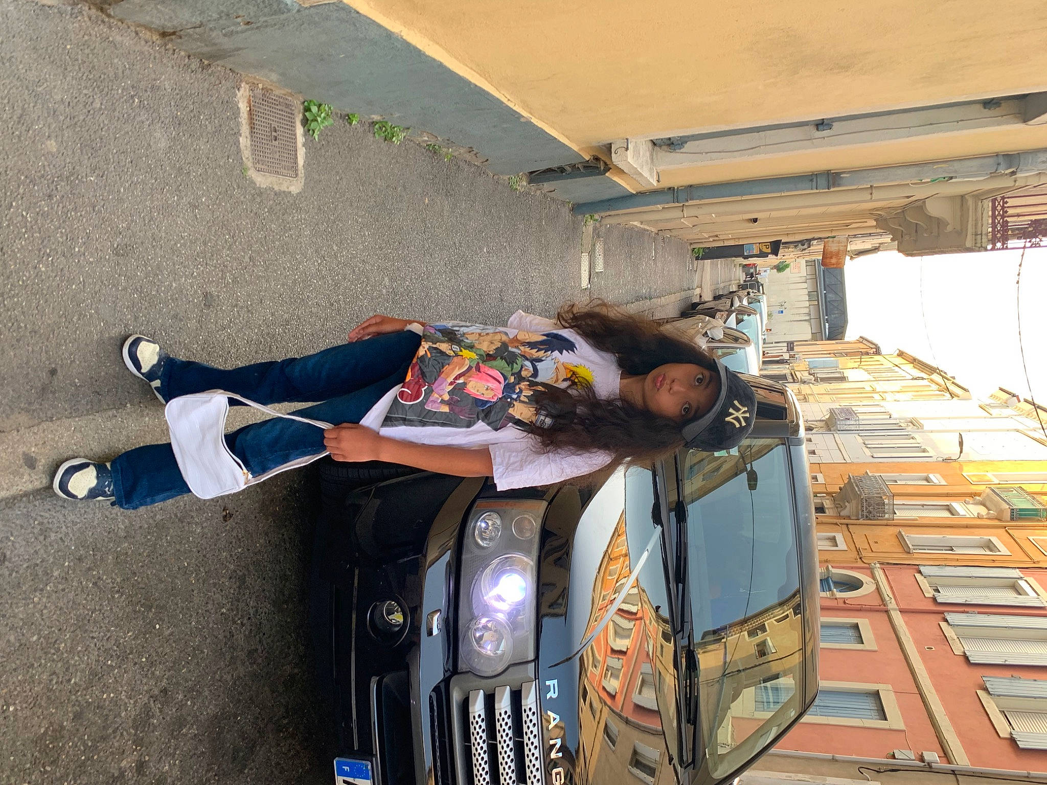 Elissa a rejoint le concours — aidez-le/la à gagner de superbes lots ! asphalt, auto_part, automotive_design, automotive_exterior, automotive_lighting, automotive_tire, automotive_window_part, bumper, car, family_car, headwear, motor_vehicle, person, road, rolling, street_fashion, tire, travel, vehicle, vehicle_door