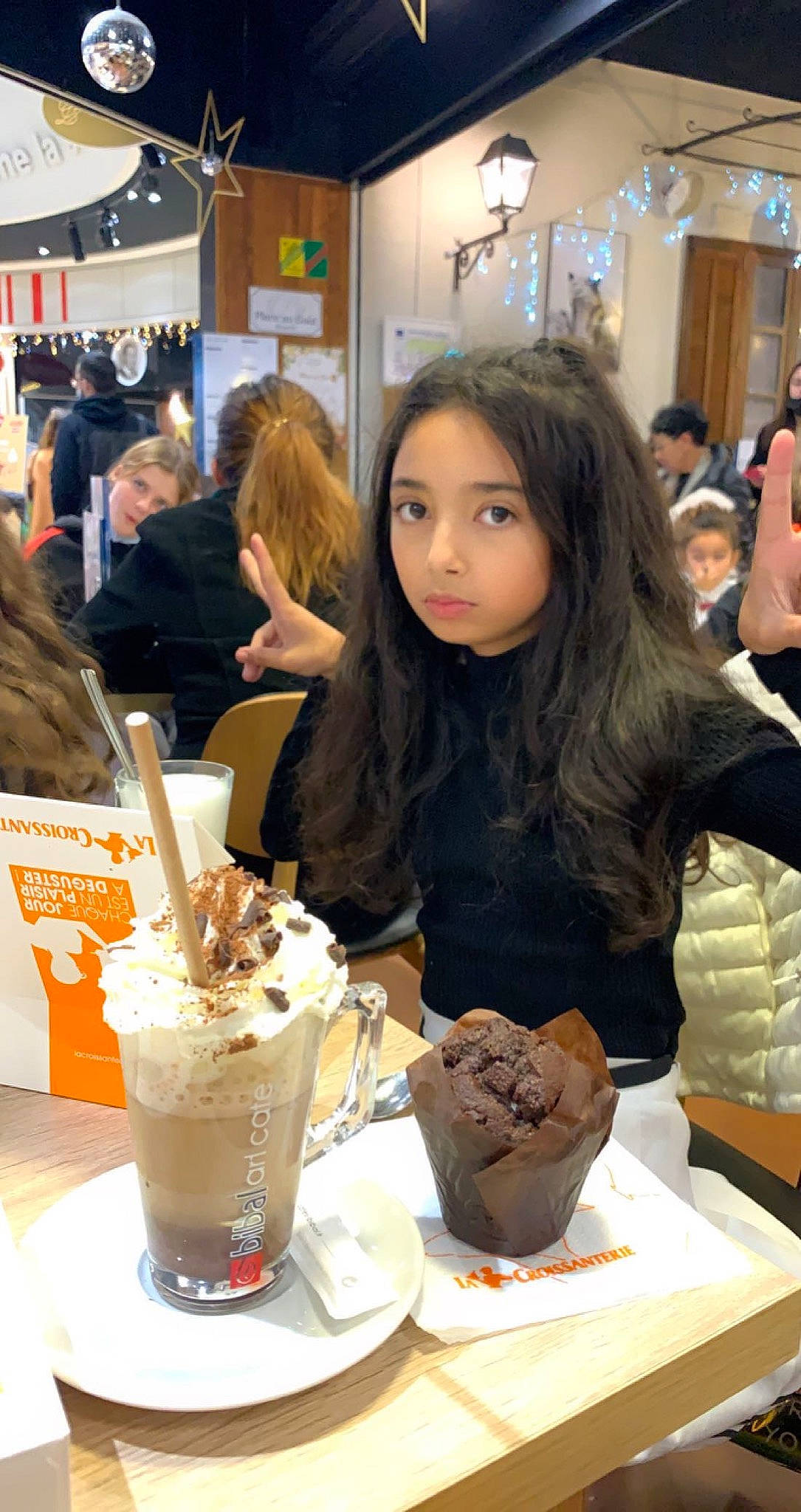 Elissa a rejoint le concours — aidez-le/la à gagner de superbes lots ! blurred, coffee, cream, cuisine, dairy, dish, dondurma, event, fashion_design, food, gelato, hair, ice_cream, iced_coffee, ingredient, milkshake, non_alcoholic_beverage, person, photograph, plate