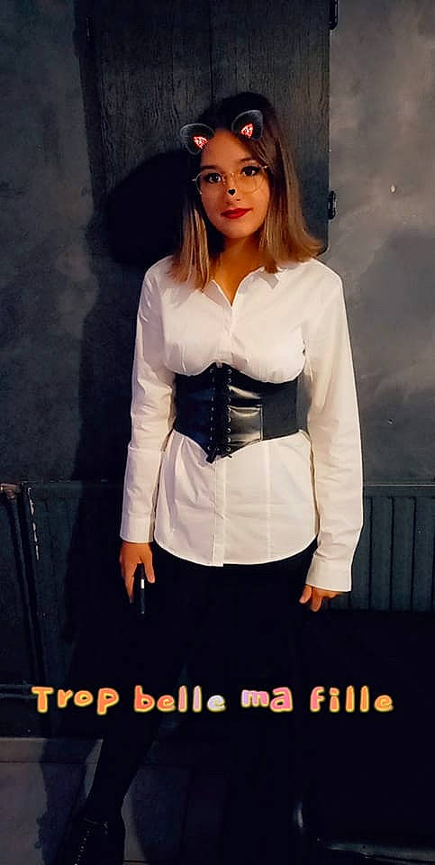 Maëlline participe au concours pour gagner de l'argent avec cette photo : belt, eyelash, fashion, fashion_accessory, fashion_design, fashion_model, flash_photography, glove, human_leg, jewellery, joint, joy, knee, makeover, necklace, person, shoulder, sleeve, street_fashion, thigh