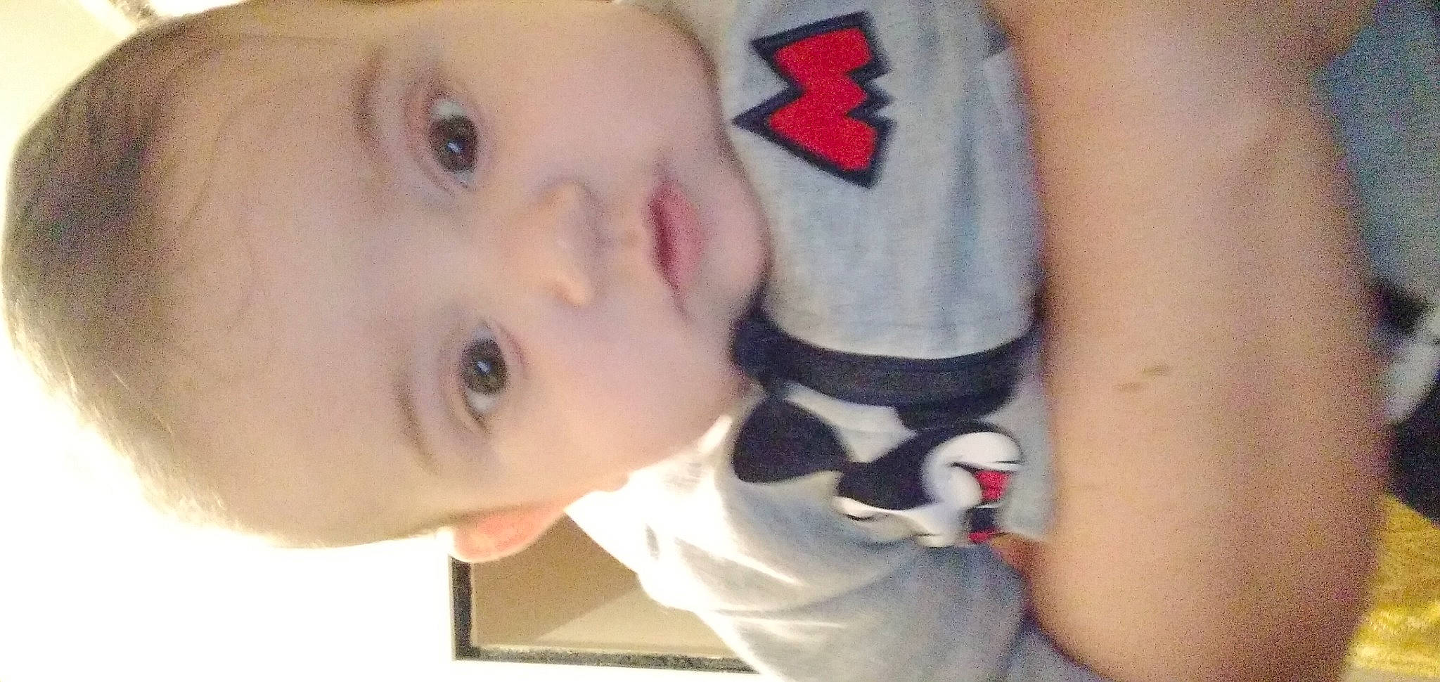 Siraj a rejoint le concours — aidez-le/la à gagner de superbes lots ! arm, baby, baby_toddler_clothing, cheek, chin, eyebrow, eyelash, finger, hair, hand, human_body, iris, lip, mammal, mouth, neck, nose, person, skin, sleeve