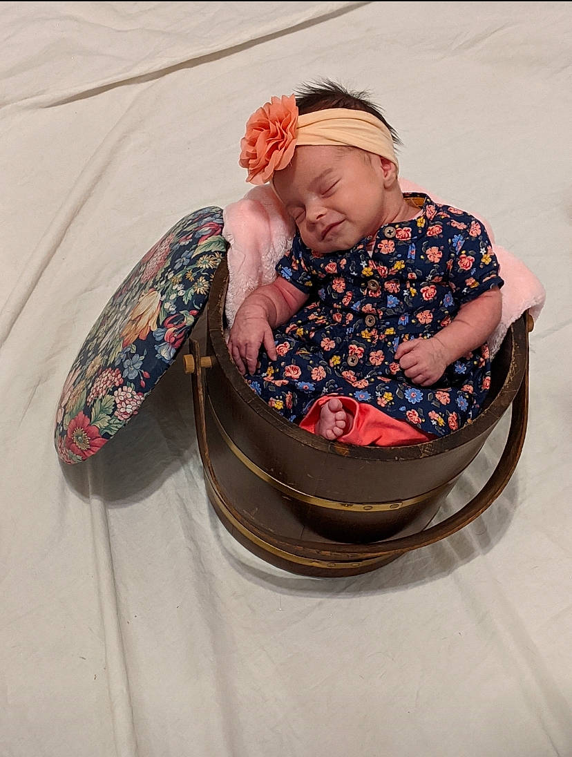 Amira is registered to the contest to win money with this photo: cap, child, fashion_accessory, headgear, headwear, person