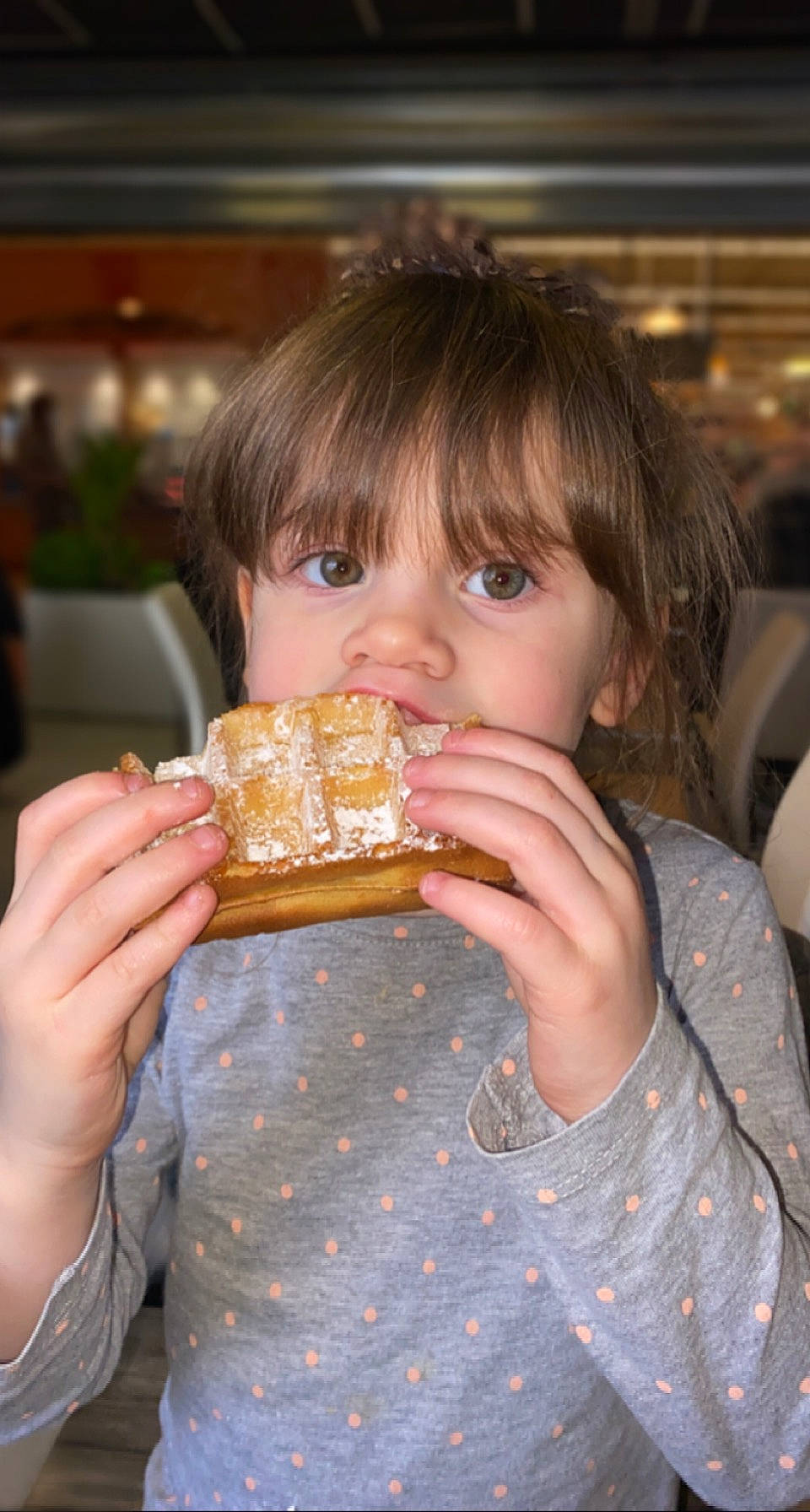 Luna participe au concours pour gagner de l'argent avec cette photo : biting, child, comfort_food, cuisine, dish, drink, drinking, drinkware, eating, event, fast_food, finger_food, food, food_craving, fun, hand, happy, junk_food, person, sweetness