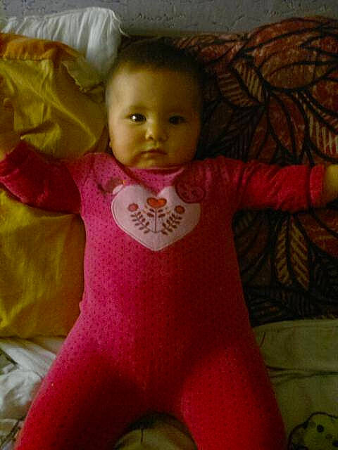 Poulain Ophelie participe au concours pour gagner de l'argent avec cette photo : baby, baby_toddler_clothing, cheek, child, eye, face, head, iris, leg, lip, person, pink, skin, smile, toddler